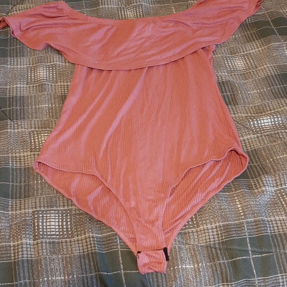 Off shoulder bodysuit - Picture 2 of 3